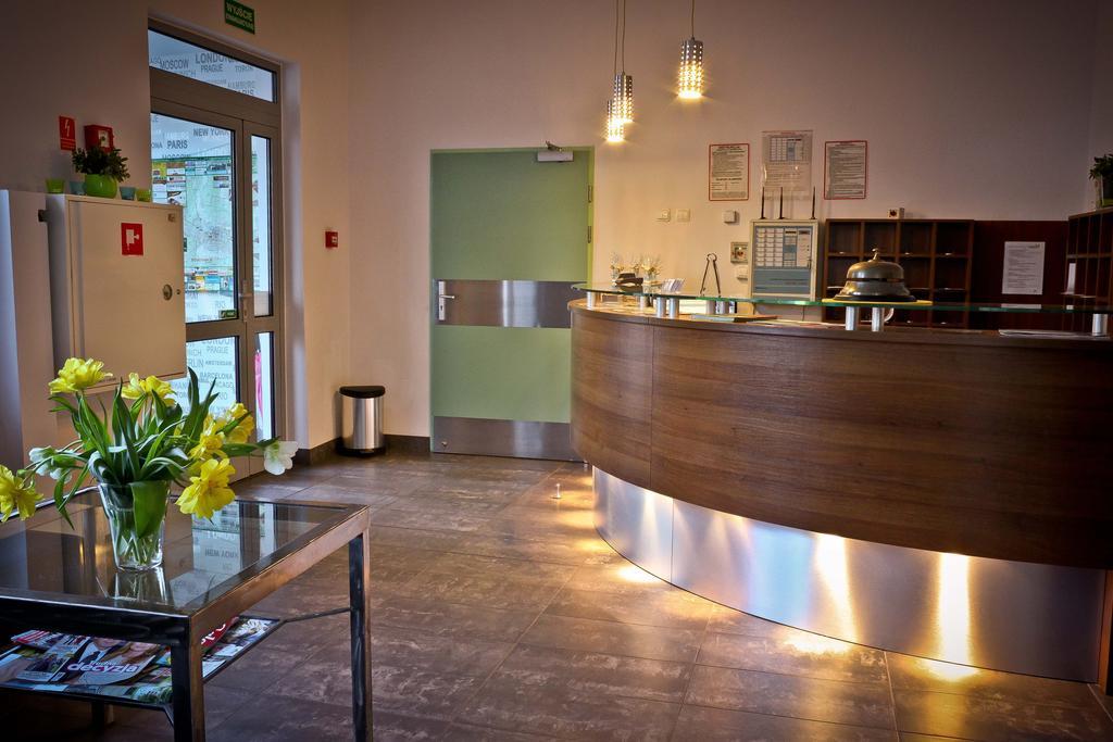 Hostel24 Bed&Breakfast Быдгощ Экстерьер фото