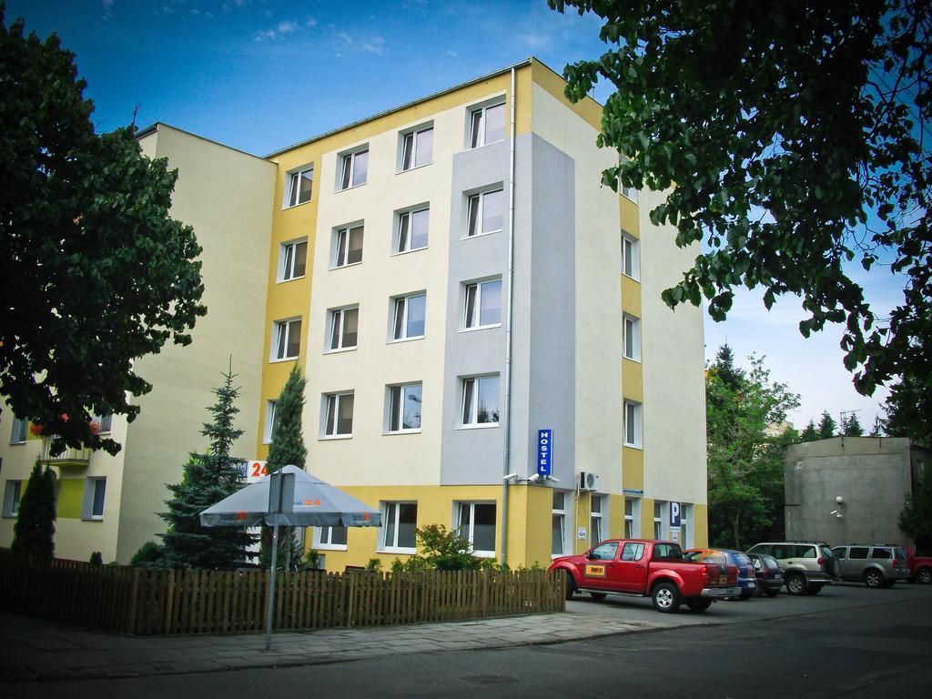 Hostel24 Bed&Breakfast Быдгощ Экстерьер фото
